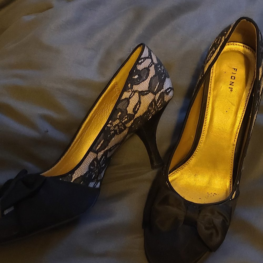 Fioni peep toe heels